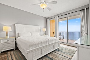 Condo, várias camas, acesso à piscina | 2 quartos, ferros/tábuas de passar roupa, Wi-Fi de cortesia