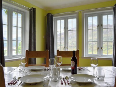 2 bedroom accommodation in Dornie