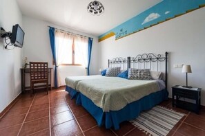 5 bedrooms, desk, iron/ironing board, travel cot