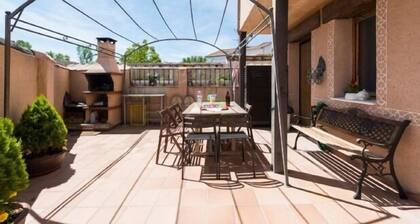 Maalaistalo (täysi vuokra) El Descanso de los Lares 12 hengelle