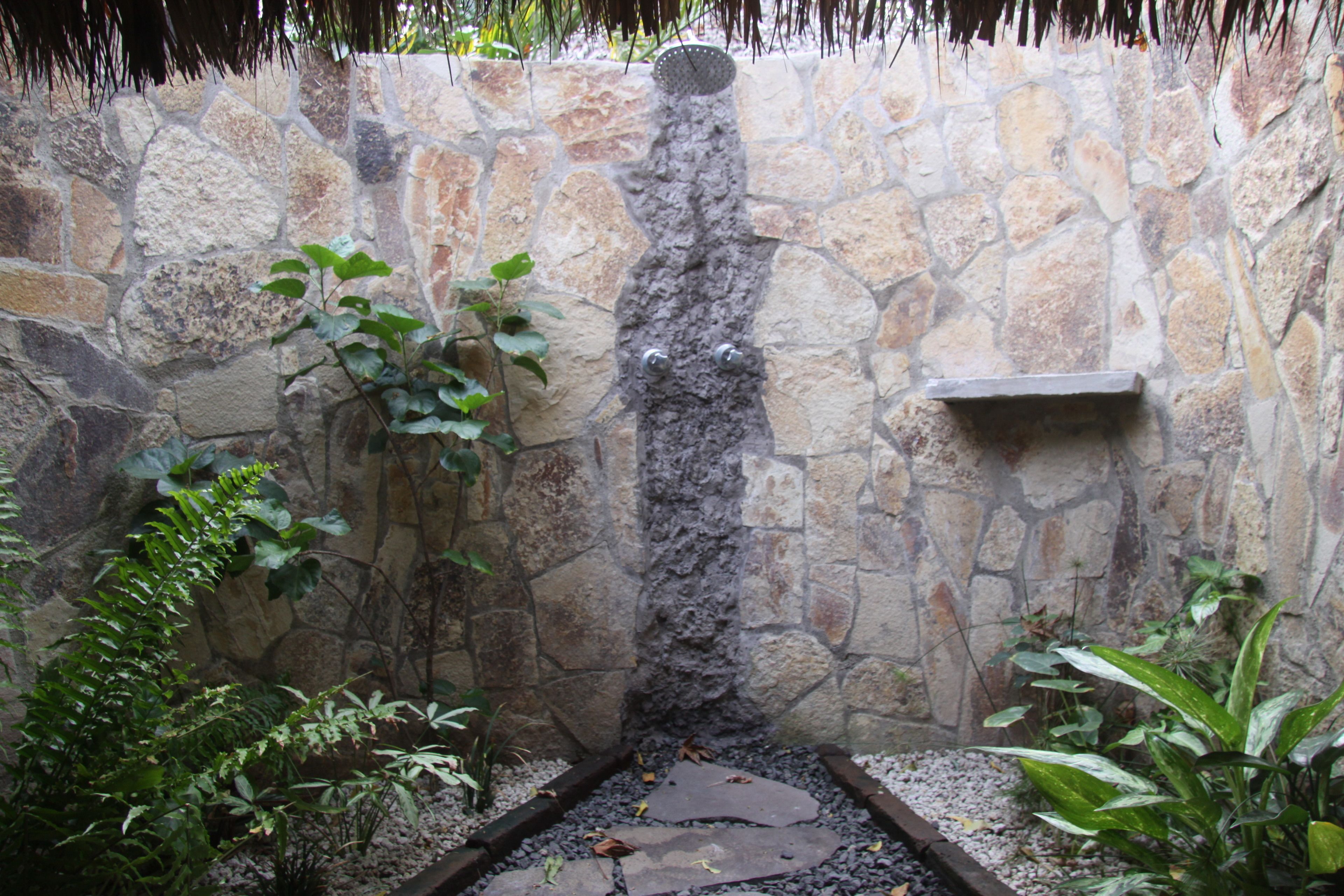 Basic Cabin | Bathroom | Shower, free toiletries, towels, soap