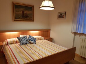 3 bedrooms, soundproofing, iron/ironing board, travel cot - Villa on the hill with parking, garden, panorama (Massarosa)