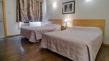 Family Room | Dilengkapkan perabot secara berasingan, langsir/tirai gelap terus