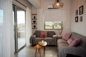 Smart TV, Netflix, streaming services - Balos Residence private pool seaside seaview 3bd 2bth (kissamos)