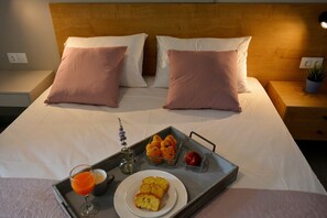 3 bedrooms, desk, soundproofing, iron/ironing board - Balos Residence private pool seaside seaview 3bd 2bth (kissamos)