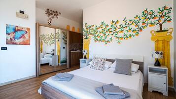 15 bedrooms, in-room safe, desk, iron/ironing board