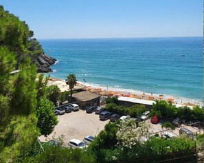 Parking sur place, voiture exigée