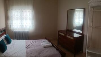 1 makuuhuone, silitysrauta/-lauta, Wi-Fi, vuodevaatteet