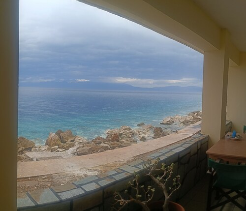 House next to the sea water