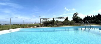 Villa Delta, 2000 m plot with pool, barbecue and private lagoon
