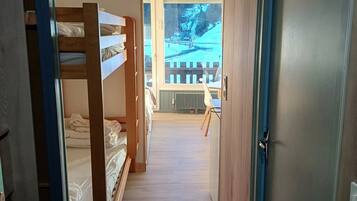 1 sovrum och strykjärn/strykbräda