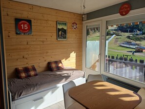 Dining - Studio sleeps 4 full heart of the resort of Lioran in the Cantal (Le Lioran)