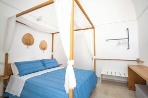 2 camere, una scrivania, insonorizzazione, ferro/asse da stiro