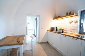 Plaque de cuisson, bouilloire électrique