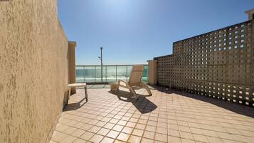 Deluxe Room | Beach/ocean view