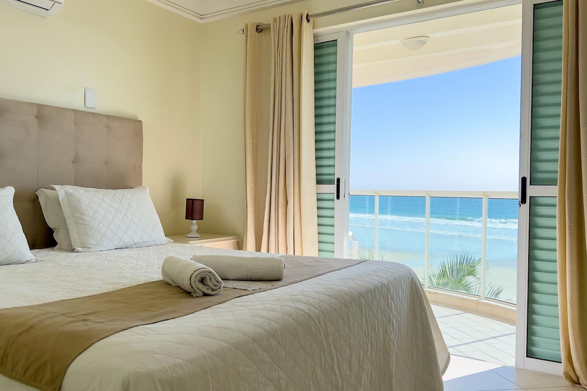 Superior Room | 1 bedroom, minibar, individually decorated, iron/ironing board