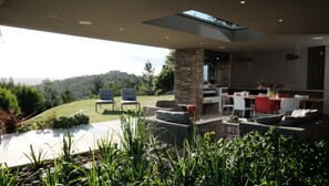 Outdoor dining - Light house, Knysna (Knysna)