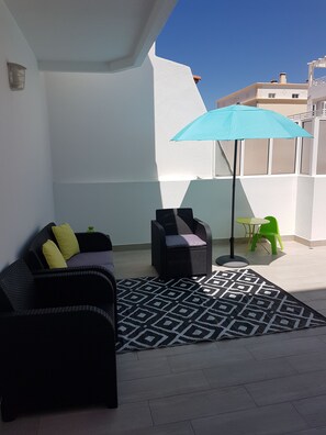 Terrace/patio - First Line of Monte Gordo Beach (Monte Gordo)