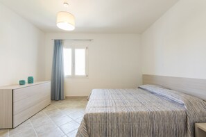 2 Schlafzimmer, Bügeleisen/Bügelbrett, Bettwäsche