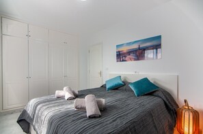 1 bedroom, in-room safe, iron/ironing board, free WiFi