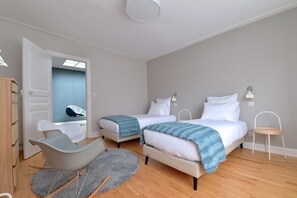 4 slaapkamers, een strijkplank/strijkijzer, gratis wifi, beddengoed