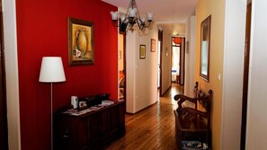 Living area - Pensión Sandoval by gaiarooms (Leon)