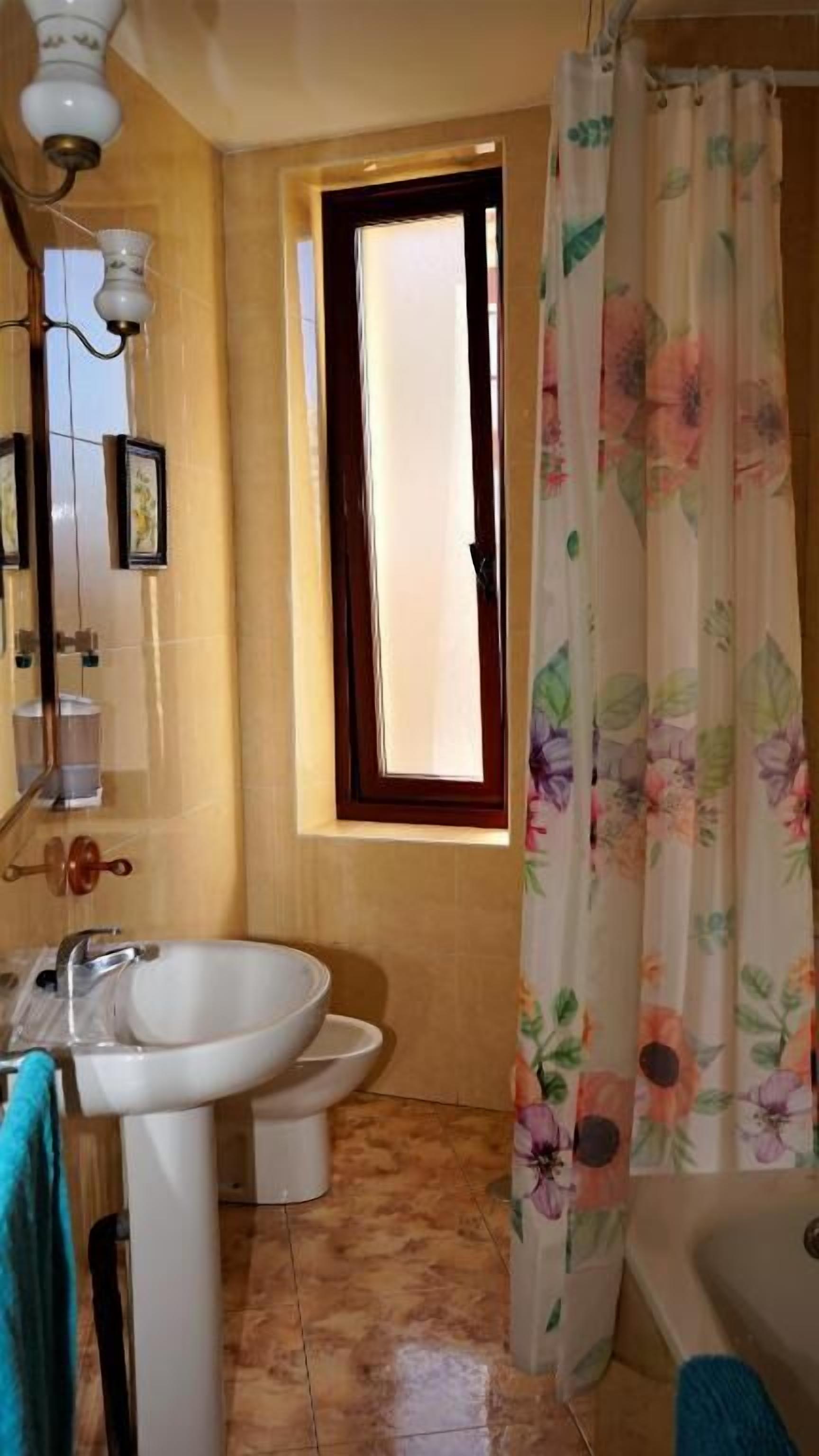 Photo - Pensión Sandoval by gaiarooms