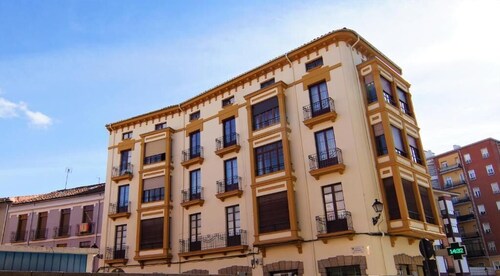 Pensión Sandoval by gaiarooms