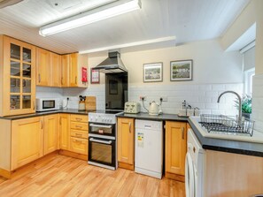 Lavastoviglie, pentole/stoviglie/utensili, freezer