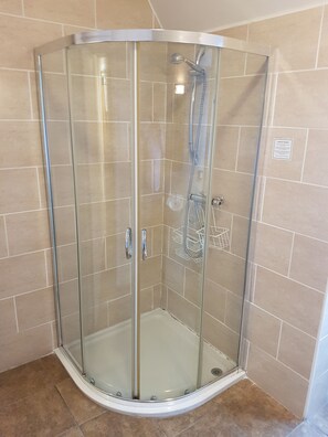 Standard Double or Twin Room | Bathroom shower - Dorset Arms Hotel (Wallsend)