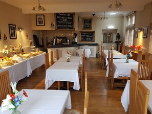 Breakfast, lunch and dinner served - Dorset Arms Hotel (Wallsend)