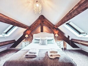 7 bedrooms, free WiFi, bed sheets - 7 bedroom accommodation in Bradbourne, near Ashbourne (Bradbourne, near Ashbourne)