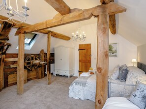 7 bedrooms, free WiFi, bed sheets - 7 bedroom accommodation in Bradbourne, near Ashbourne (Bradbourne, near Ashbourne)