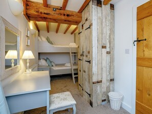 7 bedrooms, free WiFi, bed sheets - 7 bedroom accommodation in Bradbourne, near Ashbourne (Bradbourne, near Ashbourne)