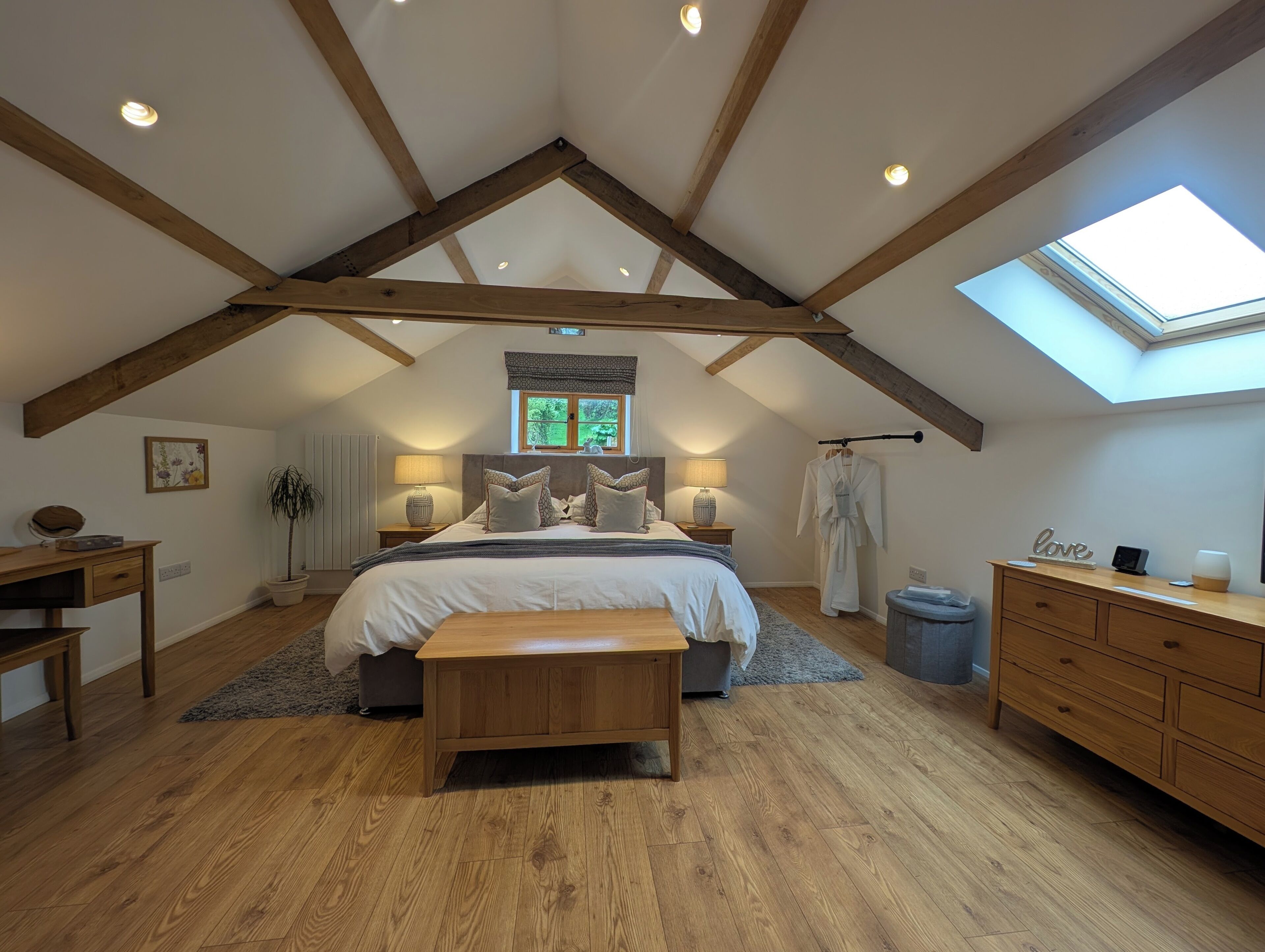 Large light spacious bedroom with superking bed