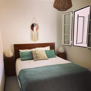 2 bedrooms, WiFi, bed sheets