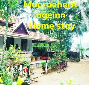 Property grounds - Munroe heritage inn home stay (Munroe island)