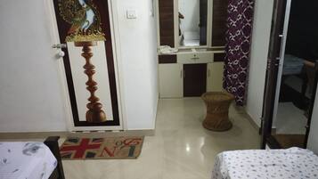 2 makuuhuonetta, silitysrauta/-lauta, ilmainen Wi-Fi, vuodevaatteet