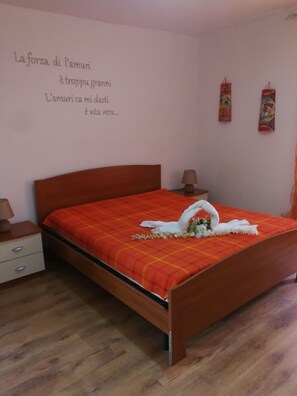 2 bedrooms, bed sheets