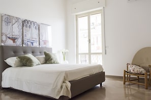 3 bedrooms, iron/ironing board, bed sheets