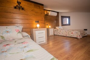 4 slaapkamers, een strijkplank/strijkijzer, gratis wifi, beddengoed