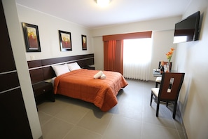 Double Room Single Use | Iron/ironing board, bed sheets, wheelchair access