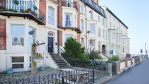 Two-Bedroom Apartment | Street view - West Cliff View (Whitby)