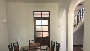 In-room dining - Private room close to airport (Zanzibar Town)