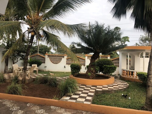 Private room close to airport