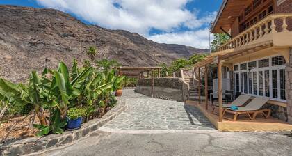 GC0282 Holiday house with shared pool in Mogán
