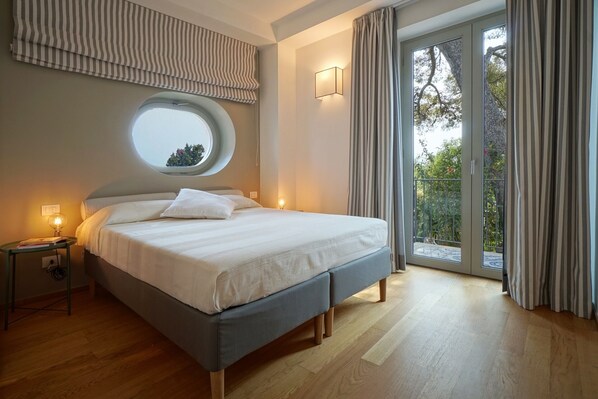 2 bedrooms, in-room safe, Internet, bed sheets