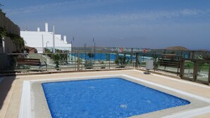 室外游泳池