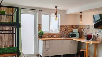 Comfort Studio | Free WiFi, bed sheets