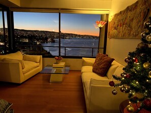 Televisor intel·ligent, reproductor de DVD i estèreo 